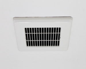 断熱材の施工や換気扇の設置、暖房機能の追加で快適な空間に。