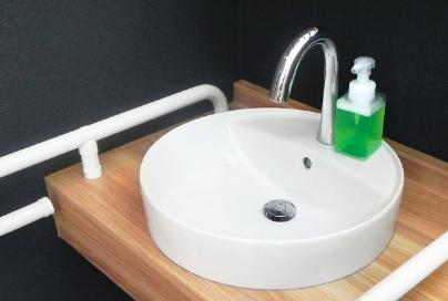 車椅子対応の高さ調整、手すりの設置など、ご家族みんなが使いやすい設計に。