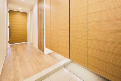 滑りやすくなったタイルや段差の見直しで、転倒リスクを軽減。