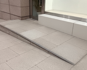 バリアフリー対応ステップで動線を快適に。